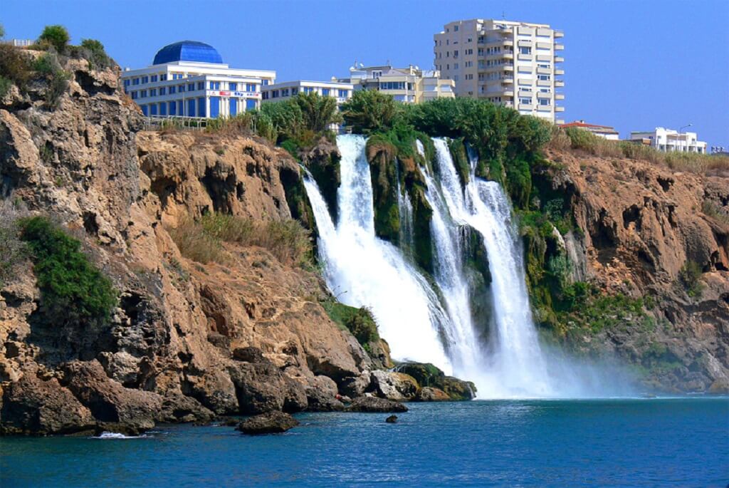 Cover image for Antalya: A Rising Star as a Medical Tourism Destination