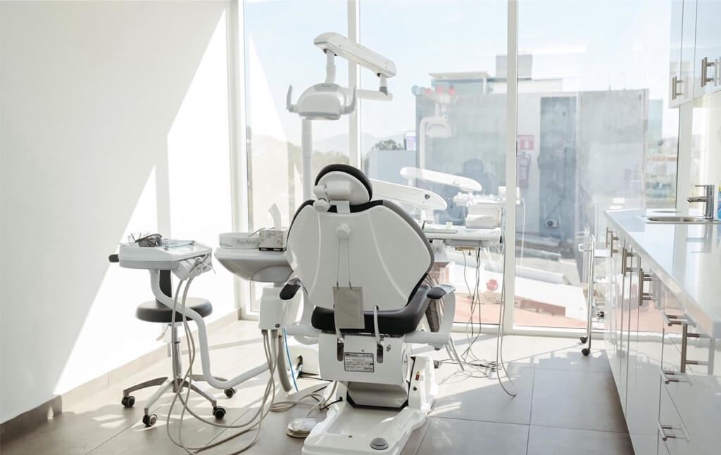 Dr. Implant Dentist
